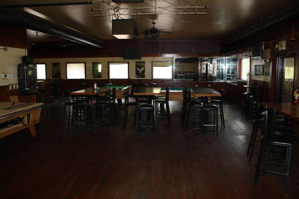 Stadium Sports Bar: 1468 Joliet St., Dyer, IN 46311